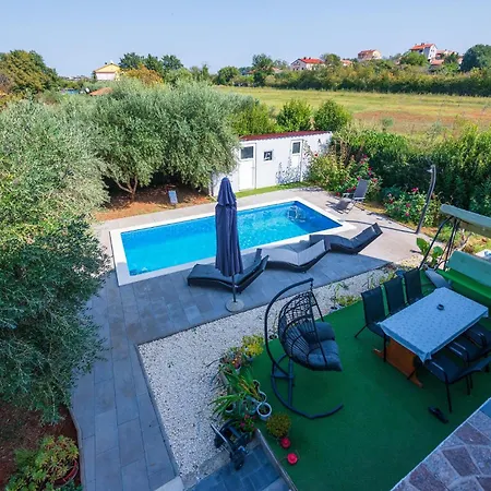 Apartment In With Outdoor Swimming Pool