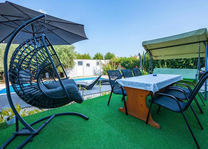 Apartment 2 Bedroom Lovely In *