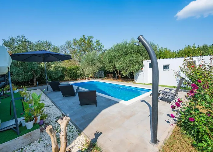 2 Bedroom Lovely In Pula